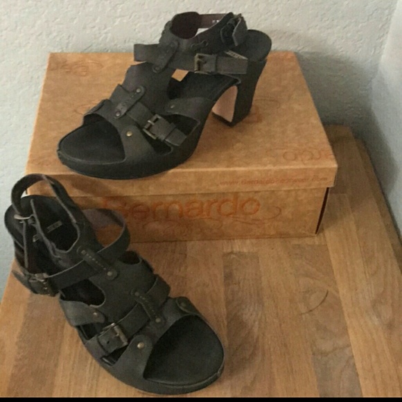 Bernardo Kai leather sandals - Picture 2 of 3